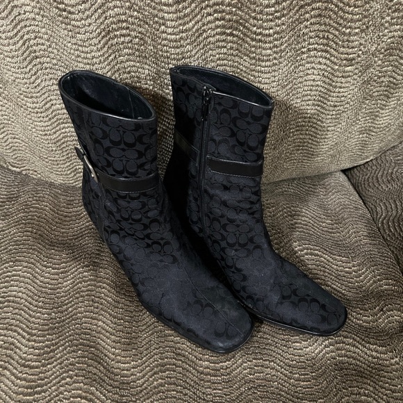 Women Coach Ankle Boots Size 7 - Picture 2 of 5